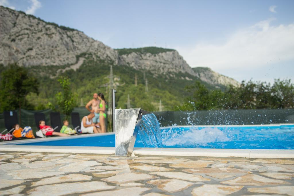 Villa Bubalo Оміш Екстер'єр фото